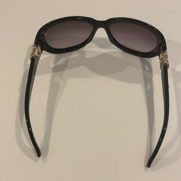 GUCCI Horsebit Black and Gold Sunglasses - Picture 6 of 8
